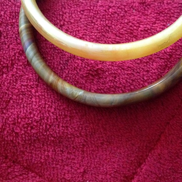 2 Retro Small Art Glass Bangle Bracelets - Picture 2 of 3
